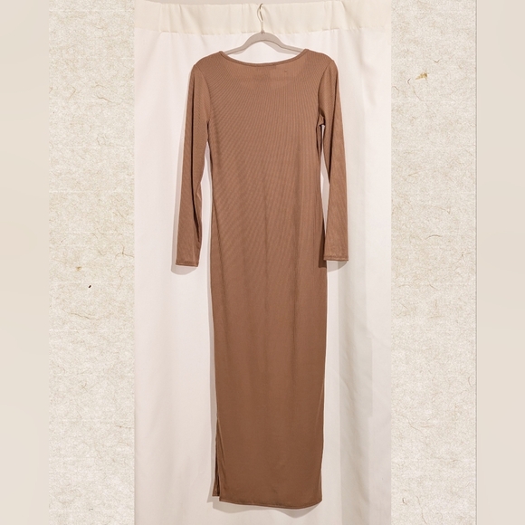 Light Brown V-Neck Maxi Dress - Picture 5 of 6